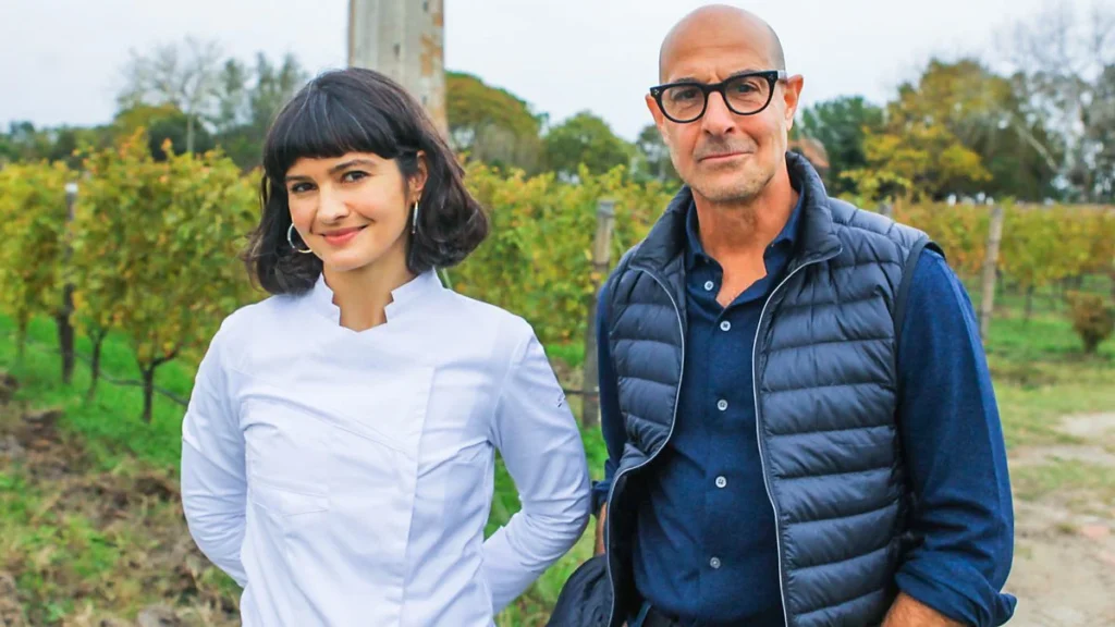 Stanley Tucci v talianskej vinici počas nakrúcania druhej série kulinárskej šou Tucci v Taliansku.