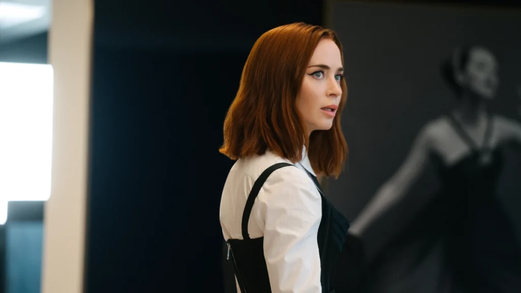 Emily Blunt ako vplyvná manažérka Emily Charlton v pokračovaní filmu Diabol nosí Pradu 2.